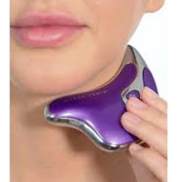 Nurse Jamie TriAngle Facial Beauty Tool - Picture 2 of 5